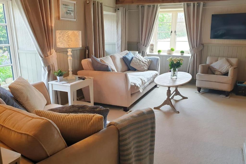 Rosedale A Charming Detached 4 Bedroom Cottage. 布里克瑟姆 外观 照片