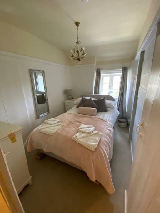 Rosedale A Charming Detached 4 Bedroom Cottage. 布里克瑟姆 外观 照片