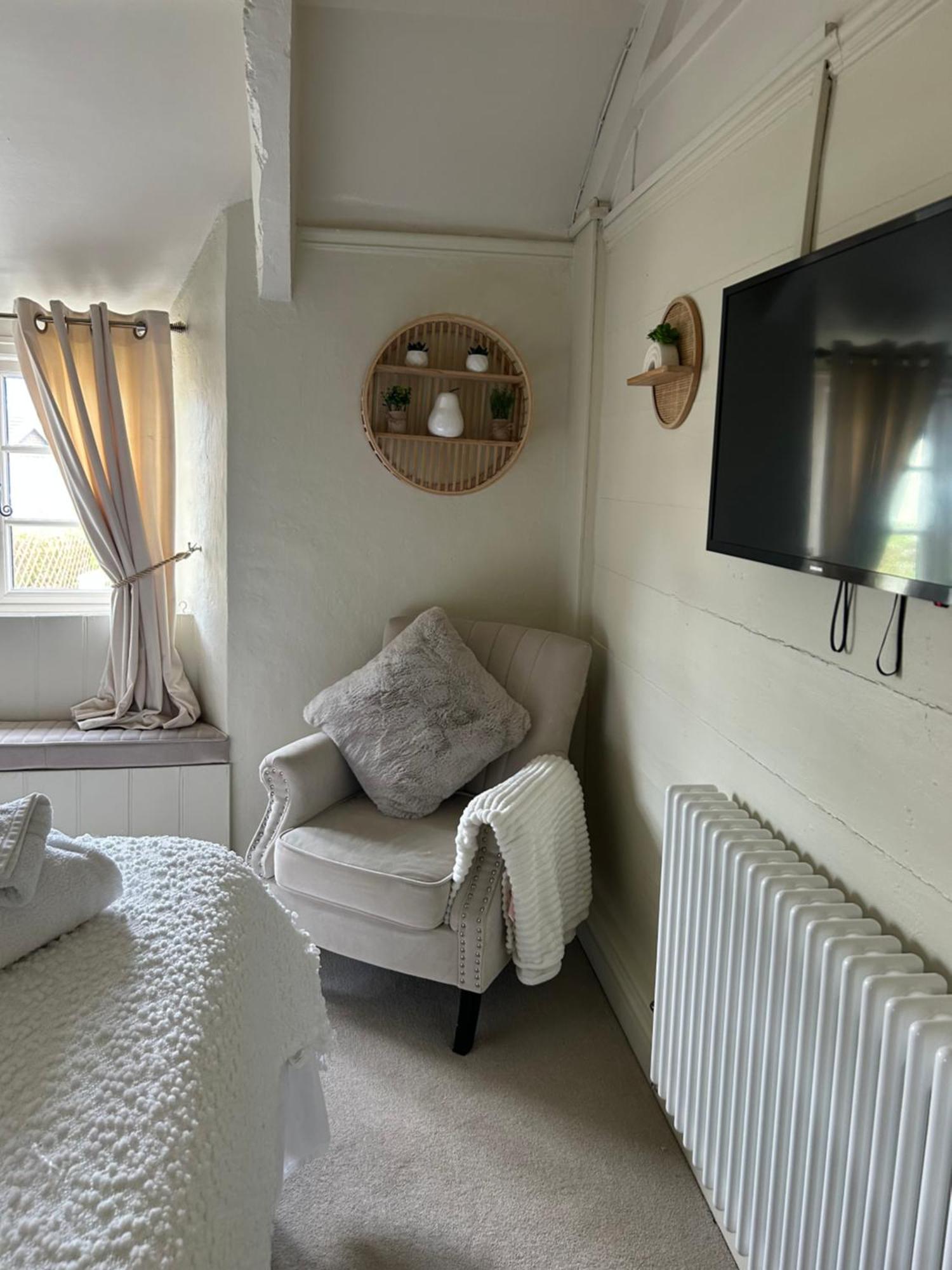 Rosedale A Charming Detached 4 Bedroom Cottage. 布里克瑟姆 外观 照片