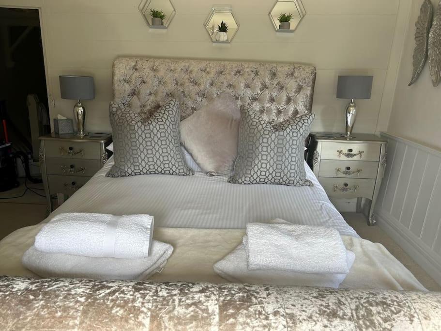 Rosedale A Charming Detached 4 Bedroom Cottage. 布里克瑟姆 外观 照片