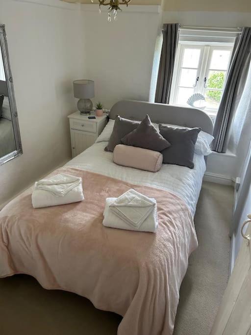 Rosedale A Charming Detached 4 Bedroom Cottage. 布里克瑟姆 外观 照片